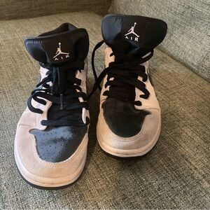 Women’s Air Jordan 1 Mid Iridescent Powder Pink & Black Sneakers size 9